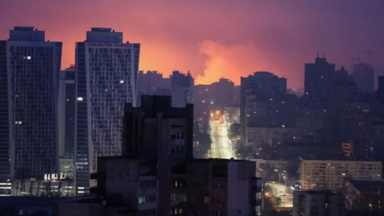 Rusia sulmon me raketa Kievin/ Dhjetëra të plagosur, mes tyre edhe fëmijë