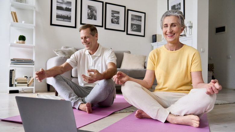 Truri i njerëzve që meditojnë, është shtatë vjet më i ri