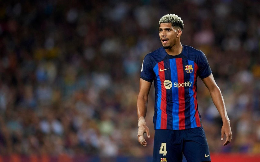 Barcelona refuzon ofertën 90 milion euro për Ronald Araujon nga Bayern Munich