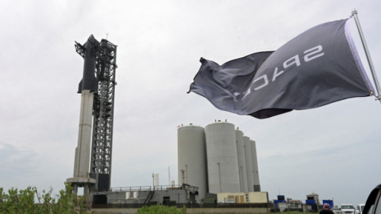 SpaceX e Elon Musk po ndërton një rrjet satelitor spiun për inteligjencën amerikane