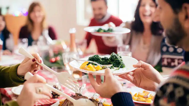 Mbetjet e ushqimit në botë: Familjet hedhin pa nevojë një miliard vakte në ditë