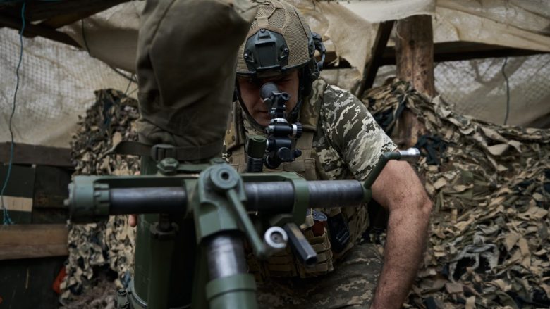 Shpenzimet ushtarake botërore arrijnë një rekord, për herë të parë ato u rritën në të pesë rajonet gjeografike – zbulon SIPRI