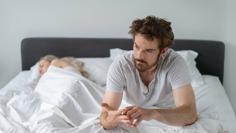 Përse jemi të përgjumur kur bie shi?