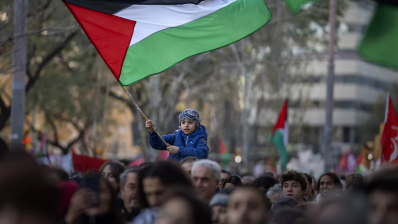 Si e shohin spanjollët njohjen e Palestinës nga shteti i tyre?