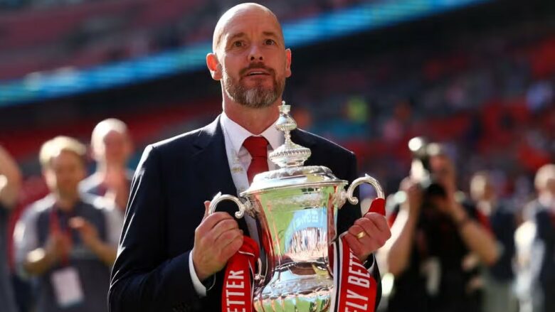 “Shpresoj që ai të qëndrojë”, veterani i Man United mbështet hapur Ten Hagun