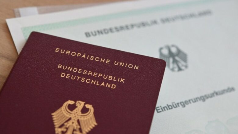 Hyn në fuqi ligji i ri gjerman që lehtëson rrugën drejt shtetësisë së dyfishtë – ja çfarë tjetër përmendet aty