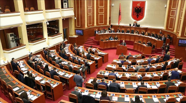 Kuvendi i Shqipërisë diskuton sot projektdeklaratën për heqjen e ligjit të luftës me Greqinë