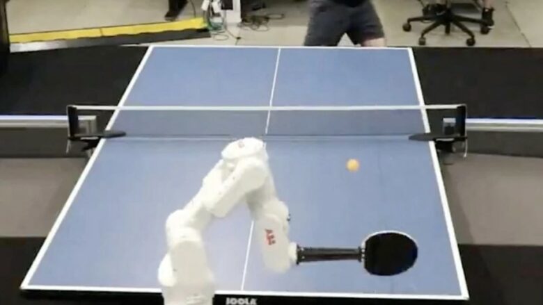 Roboti i Google tashmë po mund njerëzit në pingpong – VIDEO