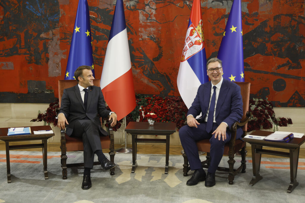 Vazhdon armatosja e Serbisë, blen aeroplan nga Franca