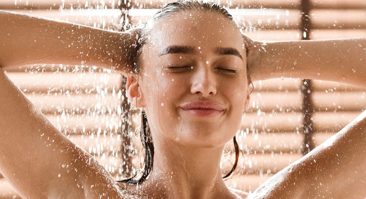 Ekspertja tregon kohën ideale se kur duhet të bëni dush para gjumit