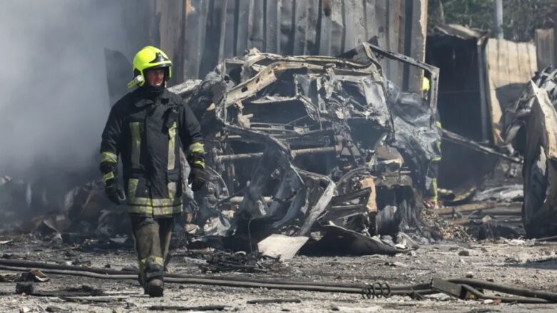 Sulmet masive ruse godasin Ukrainën për ditën e dytë me radhë