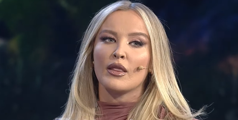 Tuna vazhdon të marrë vëmendje me fotografitë në bikini, ndërsa thekson linjat trupore