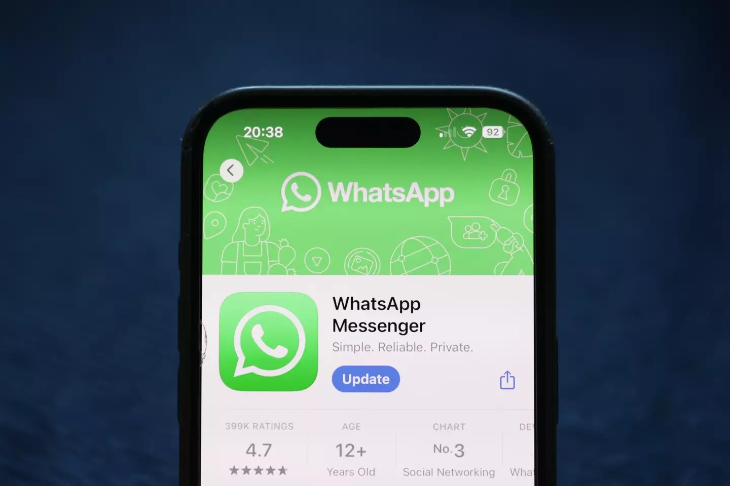 WhatsApp prezanton veçorinë e re për të bllokuar mesazhet nga llogaritë e panjohura