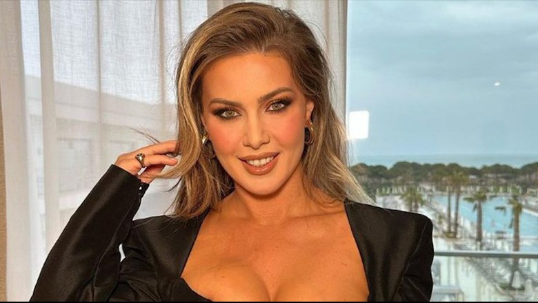 Olta Gixhari poston foton romantike me bashkëshortin