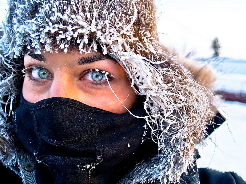 Pse na dobësohet shikimi kur bie borë?