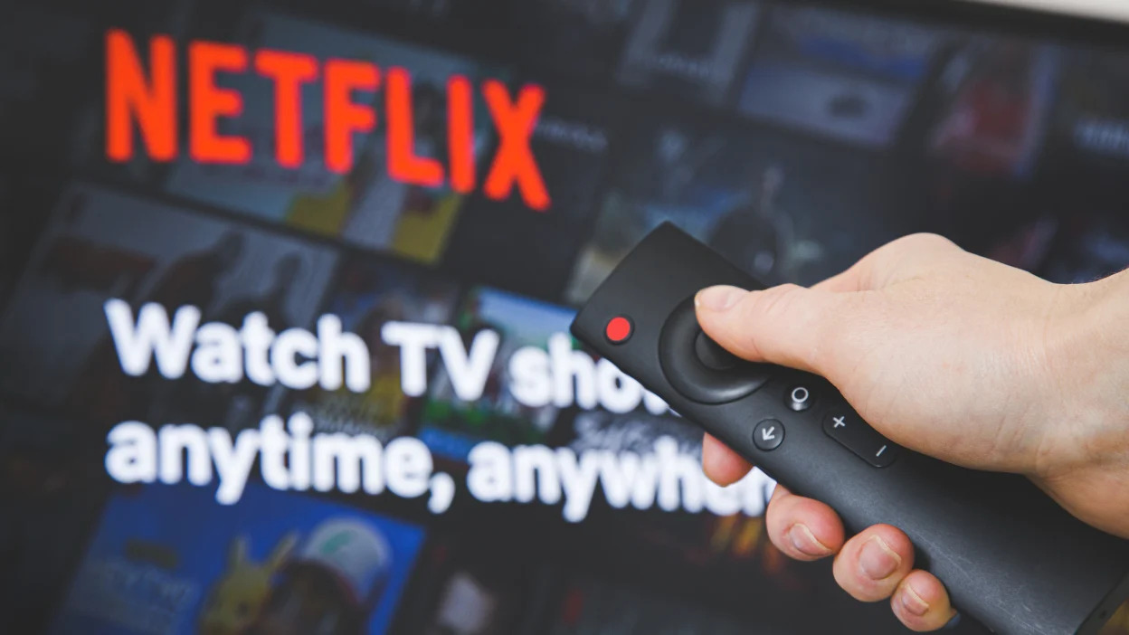 Netflix po bën një spastrim të madh: Dihet cilët tituj do të “mbijetojnë”