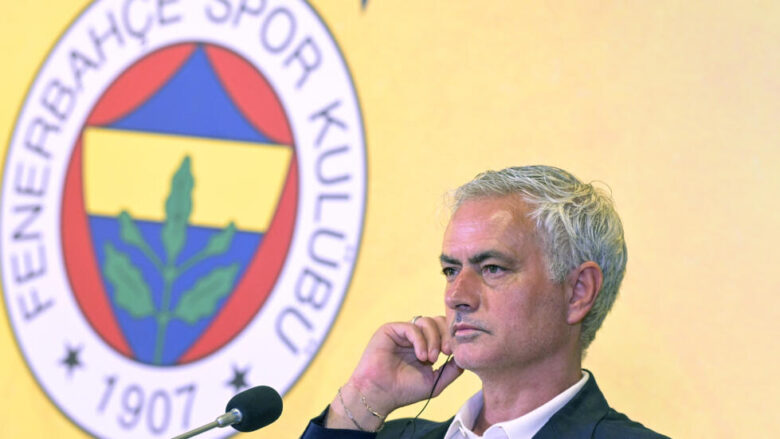 “Largohu nga liga turke, po e fyen” – Mourinho nuk është i pëlqyer më në Turqi