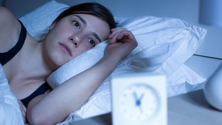 Keni probleme me gjumin? Një truk i pazakontë mund t’ju ndihmojë të bini në gjumë