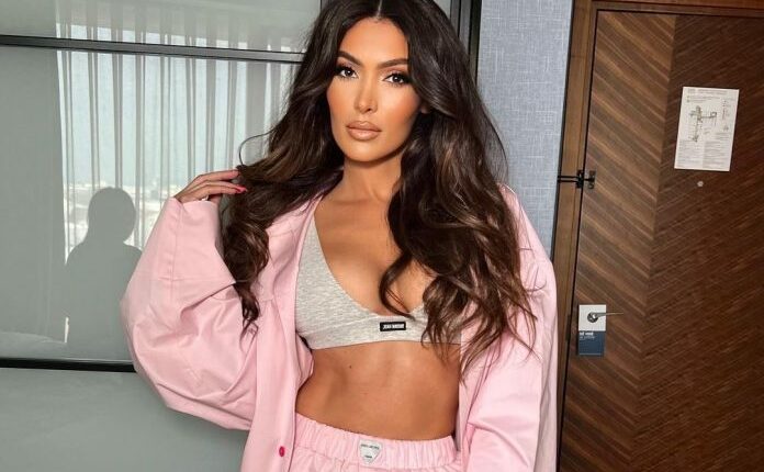 Nora Istrefi bëhet zyrtarisht këngëtare dasmash