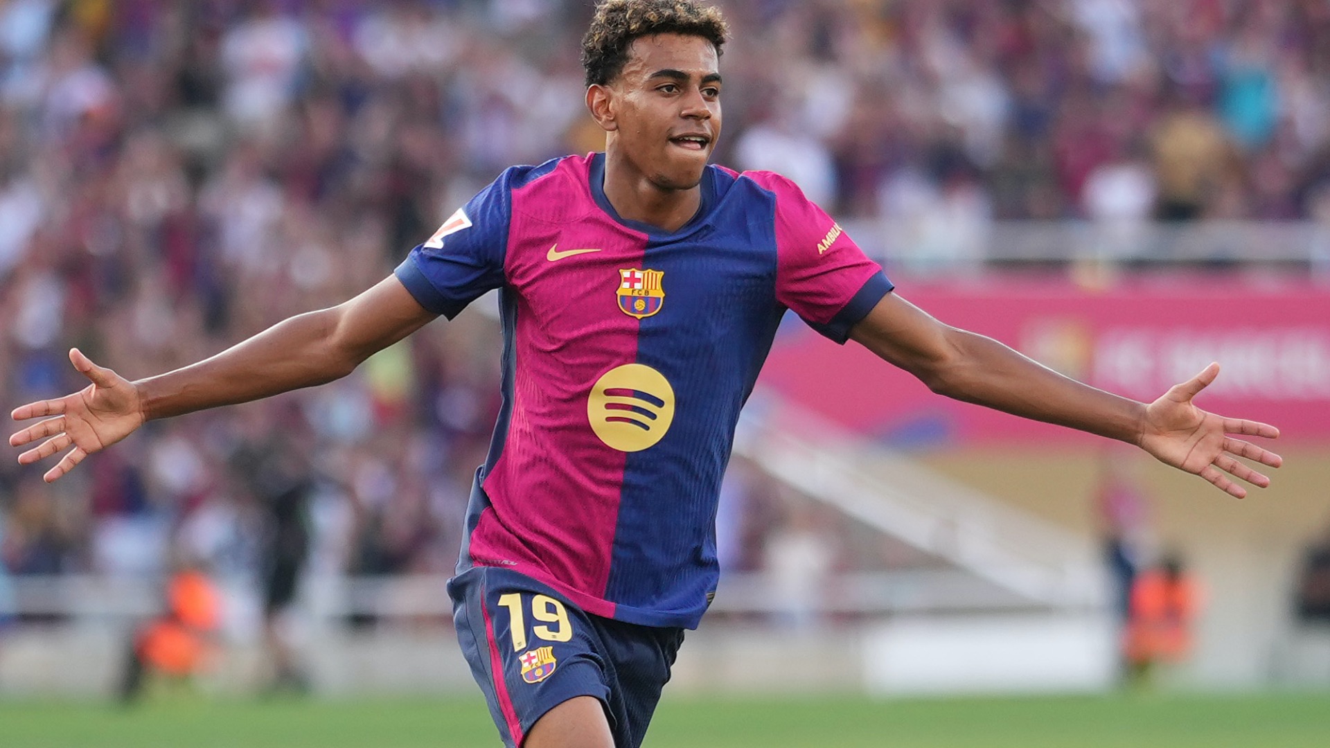 Barcelona synon ta shpërblejë Lamine Yamal me kontratë të re dhe rritje page