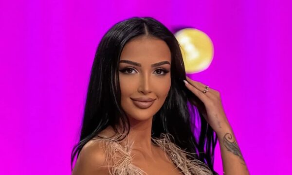 Xheneta Fetahu rikthehet me paraqitje atraktive: Ka një histori në sytë e saj