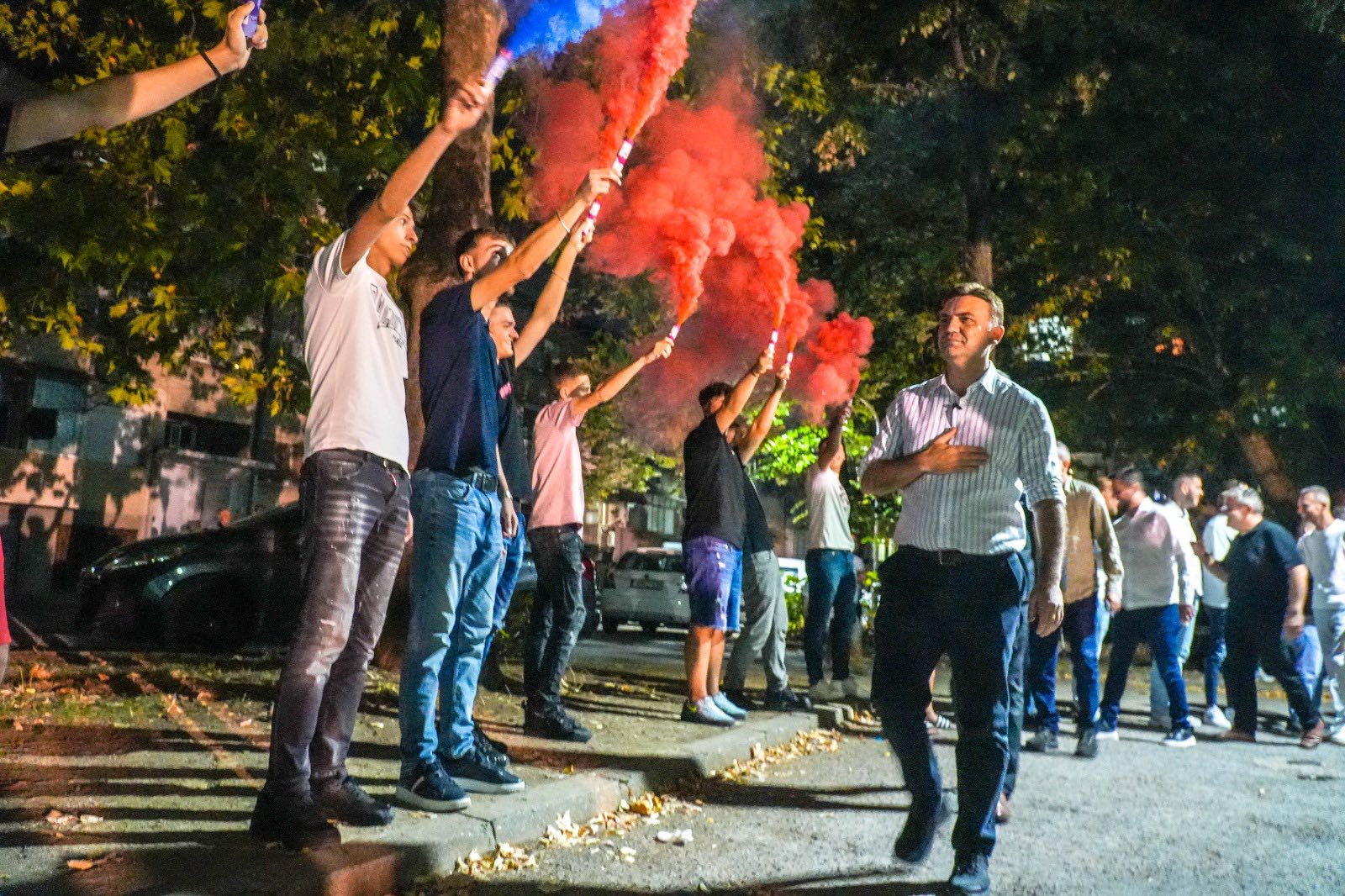 Mbështetje e fuqishme në Fushë Tophanë – Bujar Osmani: Shpresa është bërë realitet, Çairi po zgjohet