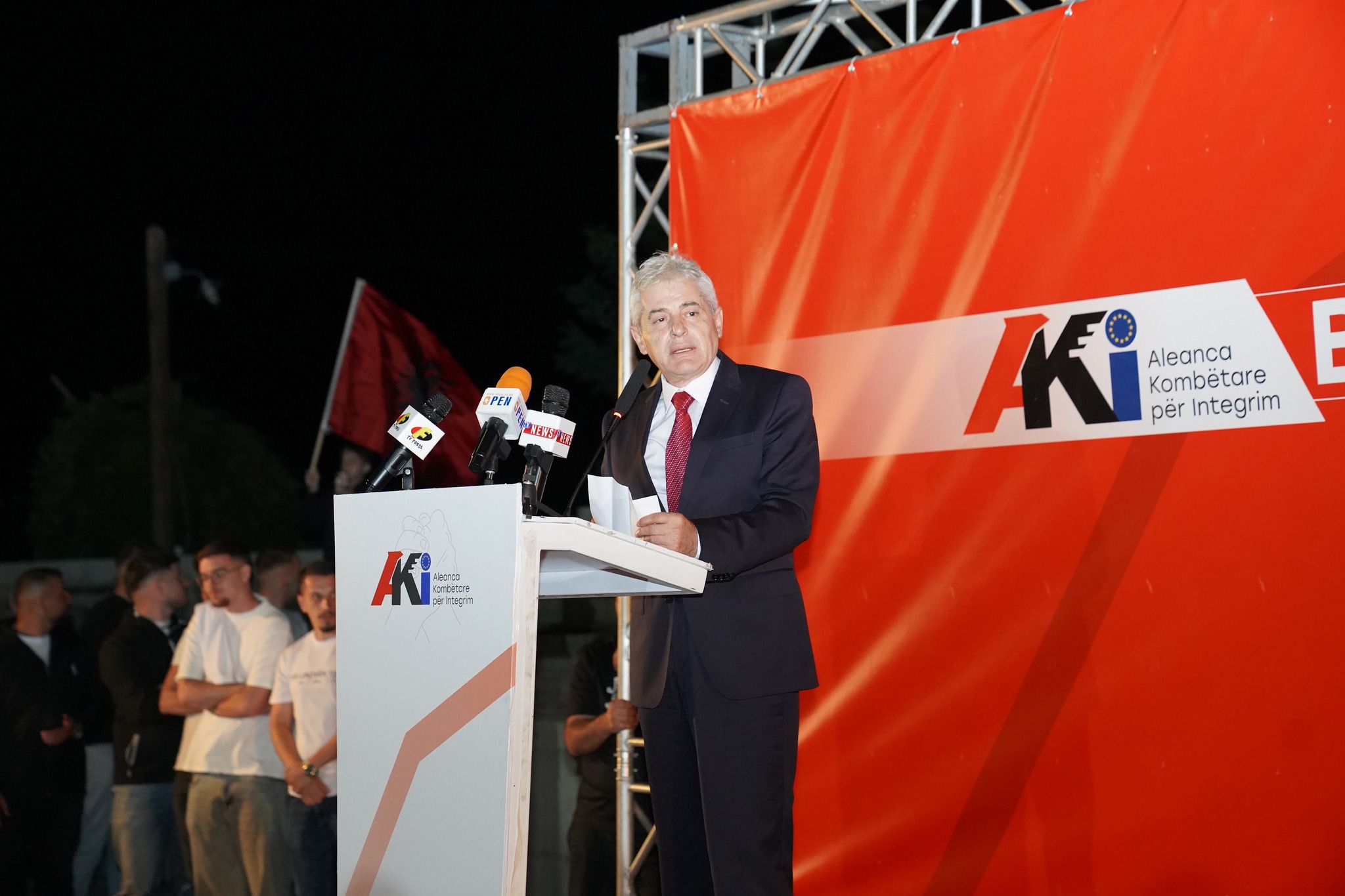 Ahmeti nga Likova: Populli është në këmbë!