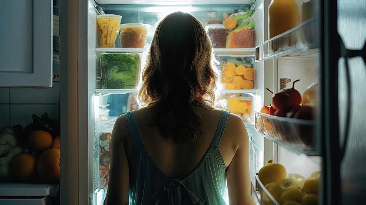 Ushqimet me melatonin: a na ndihmojnë të flemë më mirë?