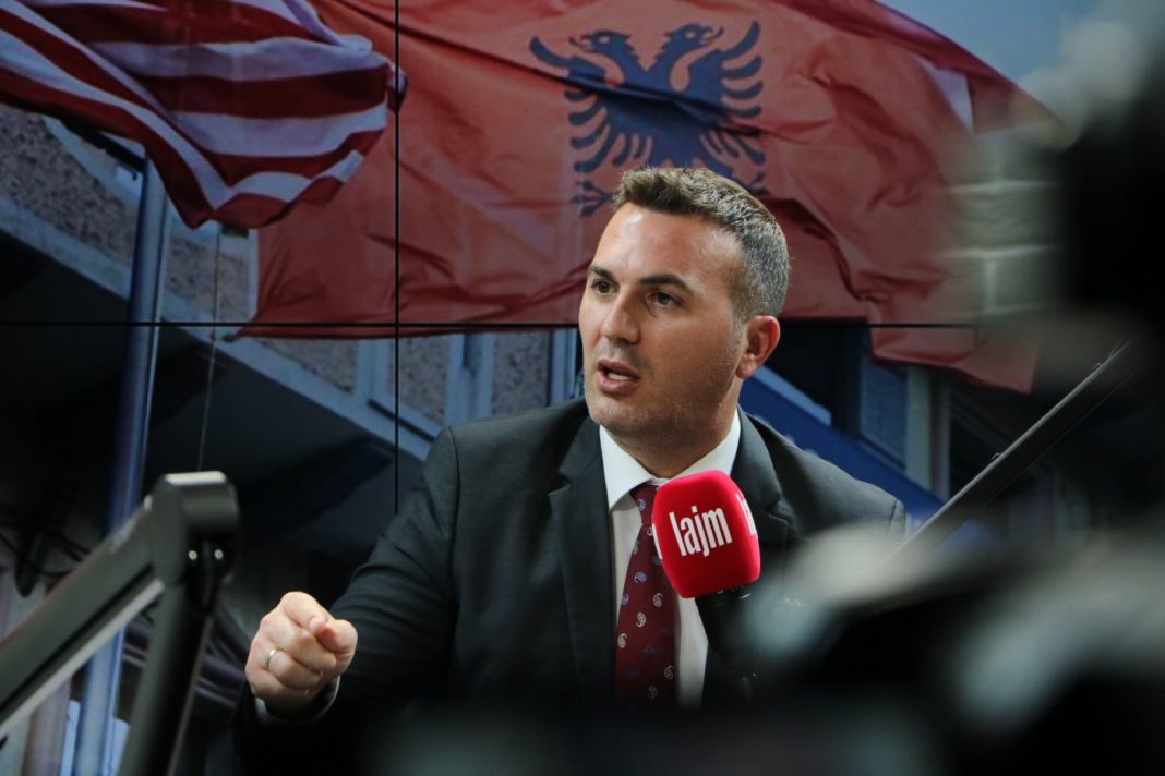 Uniformat policore, Arbër Ademi: BDI ua la shqipen, së paku ta ruajnë