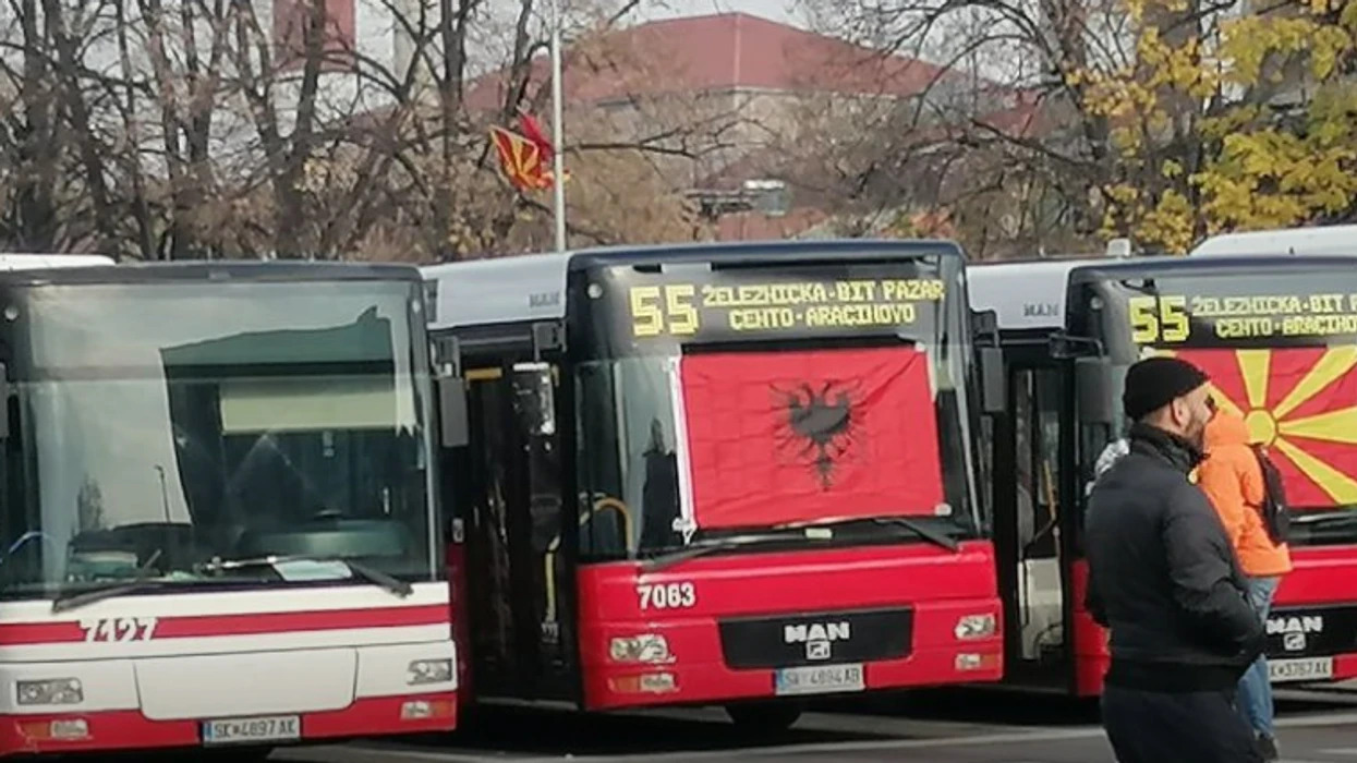 Autobusët privatë prej sot do të qarkullojnë me orar të rregullt, NTP ua pagoi borxhin