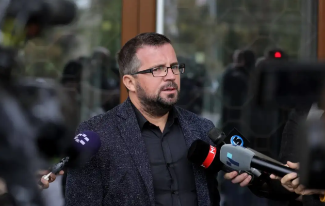 Sabahudin Rustemi dha dorëheqje