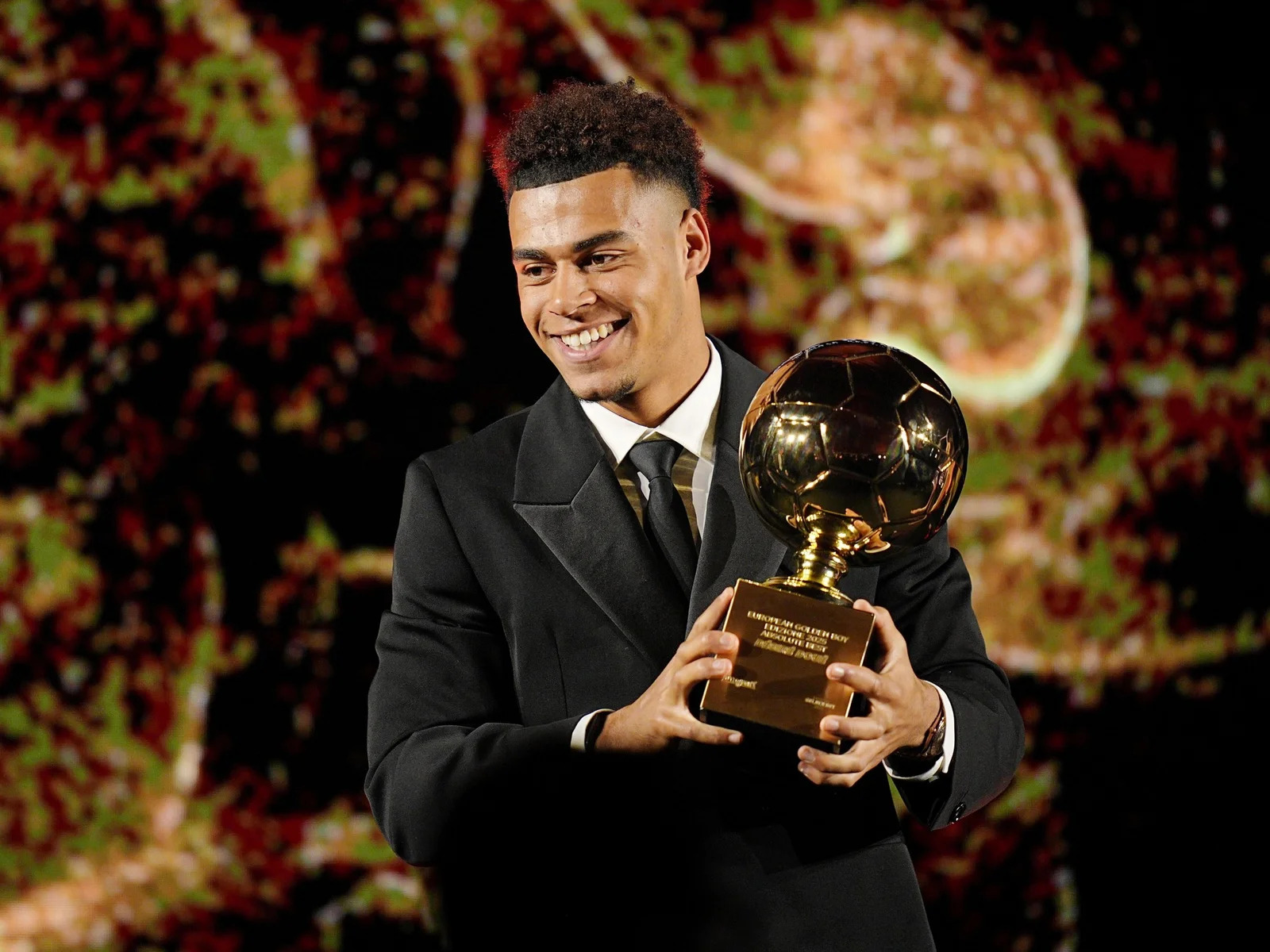 Desire Doue, fiton çmimin prestigjioz individual "Golden Boy" për vitin 2025