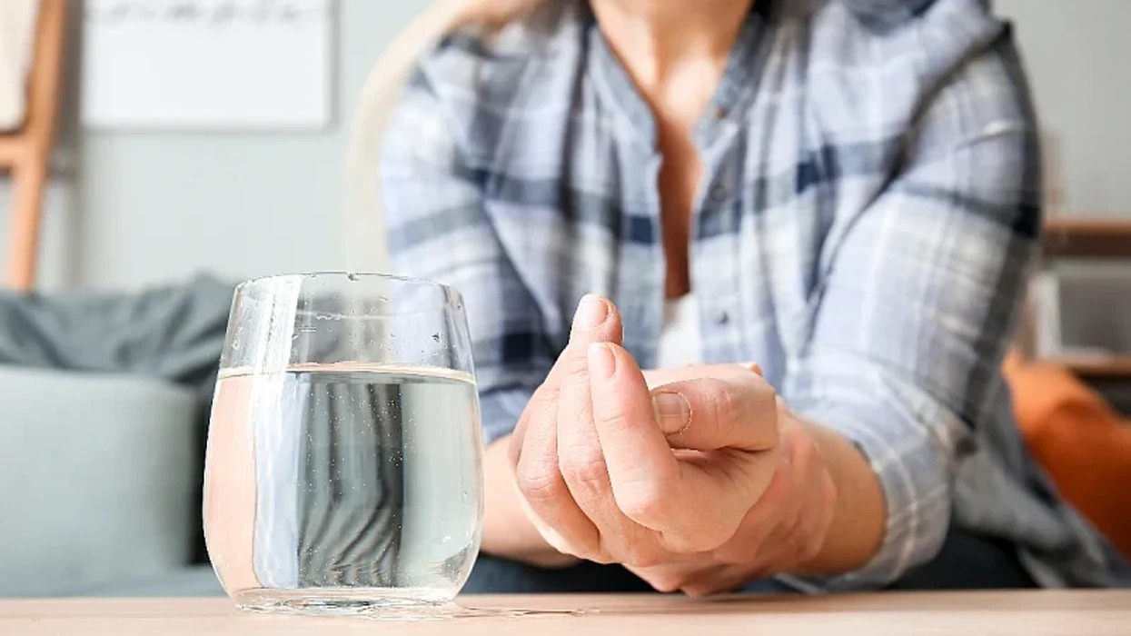 Duke konsumuar këtë pije në mëngjes, mund të përmirësoni tretjen dhe shëndetin e mëlçisë