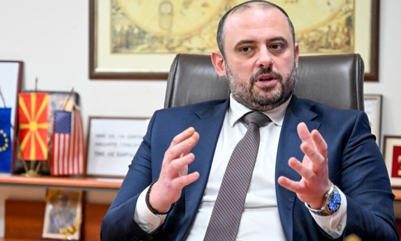 Aksion kundër taksistëve dhe transportuesve të tjerë ilegalë në Shkup! Gjorgjievski: Do t’u konfiskohen automjetet dhe do të ketë gjoba