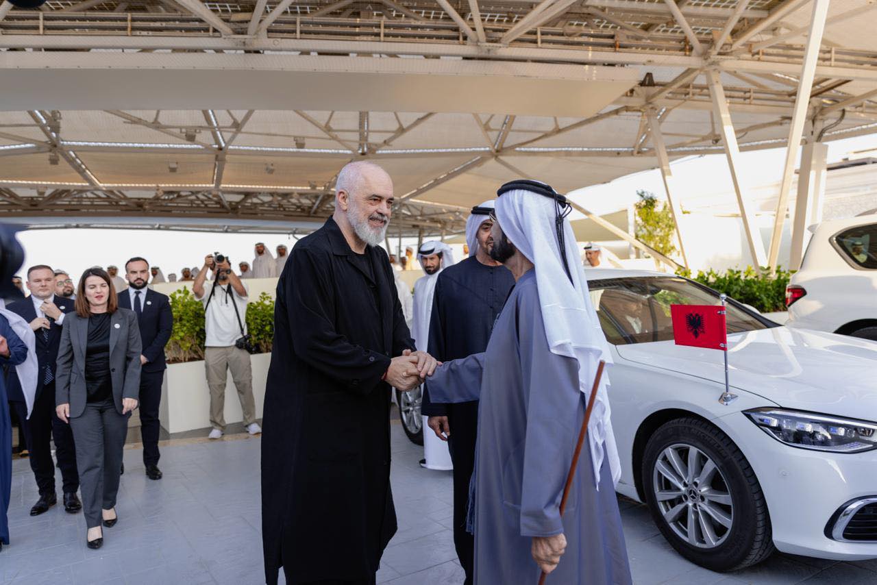 Rama në Emiratet e Bashkuara, publikon fotografi nga takimet atje