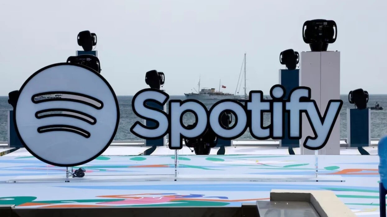 Spotify ua lehtëson krijuesve fitimet, zbulon 10 miliardë dollarë shpenzime për podkaste