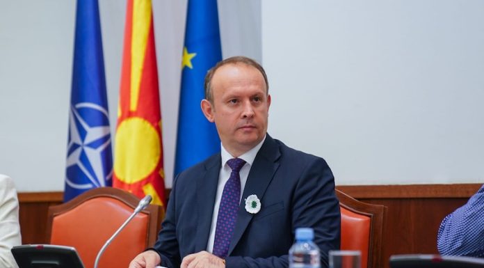 Takimi i liderëve/ Gashi: Më gëzon fakti që Kuvendi po kthehet në epiqendër të zgjidhjes së problemeve