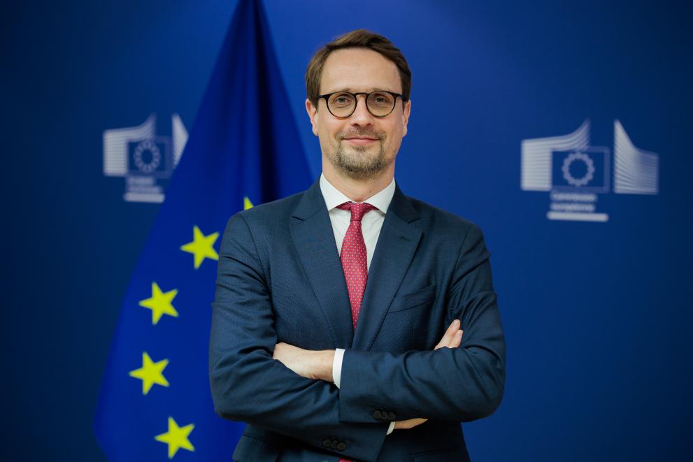 Lambert: KE është e përkushtuar ndaj problemit të operatorëve të transportit dhe po punon për zgjidhjen e tij