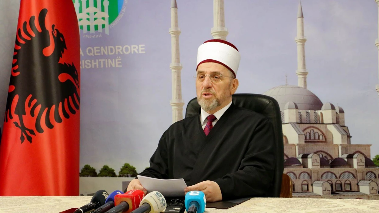 Myftiu Tërnava dënon ashpër djegien dhe përdhosjen e Kuranit në Gjakovë