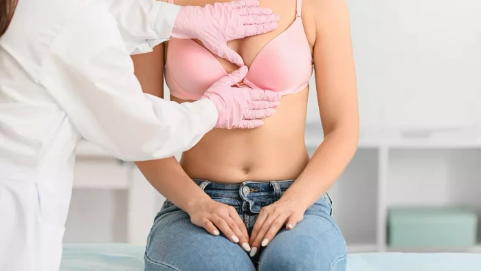 Gratë e reja nuk e presin kancerin e gjirit, por hormonet, stresi dhe gjenetika nuk njohin moshë: Po nëse megjithatë ndodh?