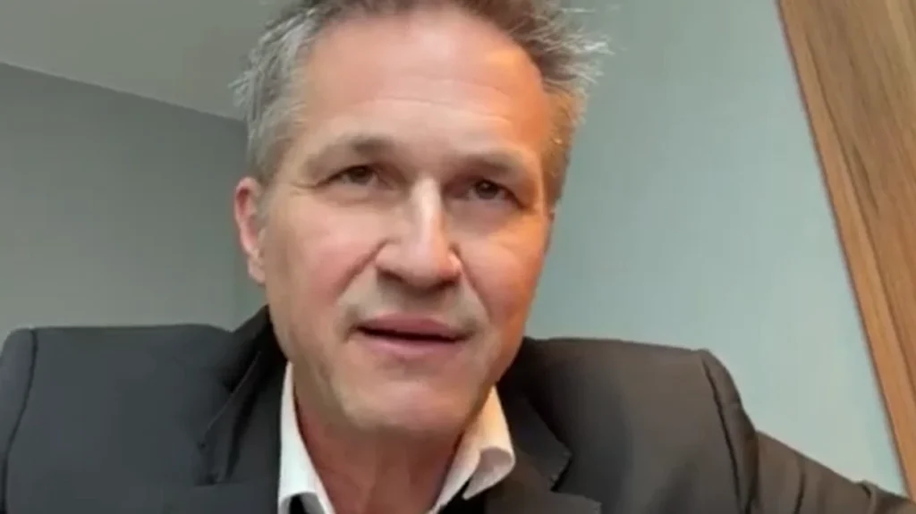 Knaus: Maqedonia duhet të shtyjë përpara idenë e ndryshimeve kushtetuese me efekt të vonuar