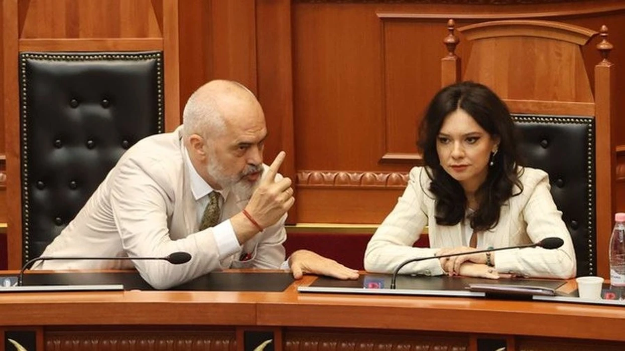 “Mos më provoko se do të nxjerr jashtë”, tensione mes Ramës e Spiropalit në mbledhjen me dyer të mbyllura