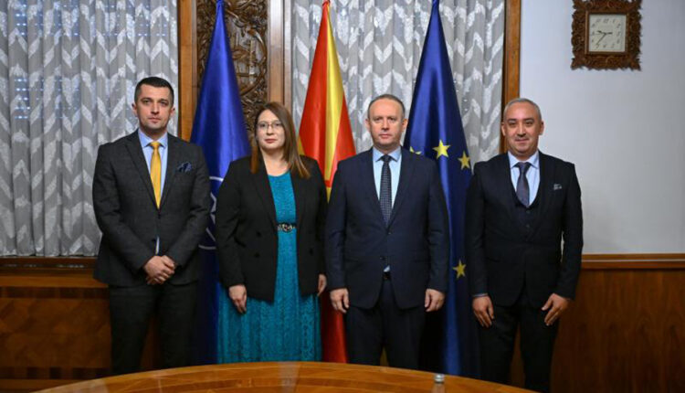 3 POSTE, ZERO SHQIPTARË! Banka Popullore po mbyllet etnikisht