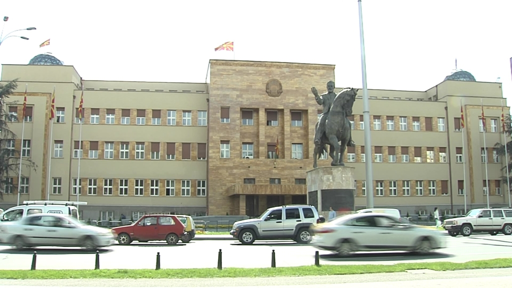 Ligji per perdorimin e gjuheve, problemi te qasja politike dhe institucionale