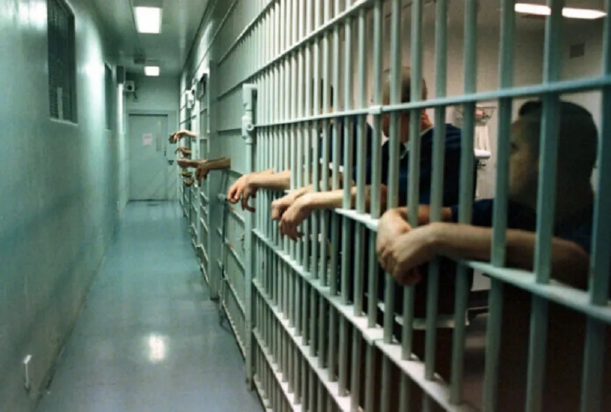 Burgjet e Maqedonisë së Veriut, kushtet çnjerëzore dhe mbipopullimi shqetësues