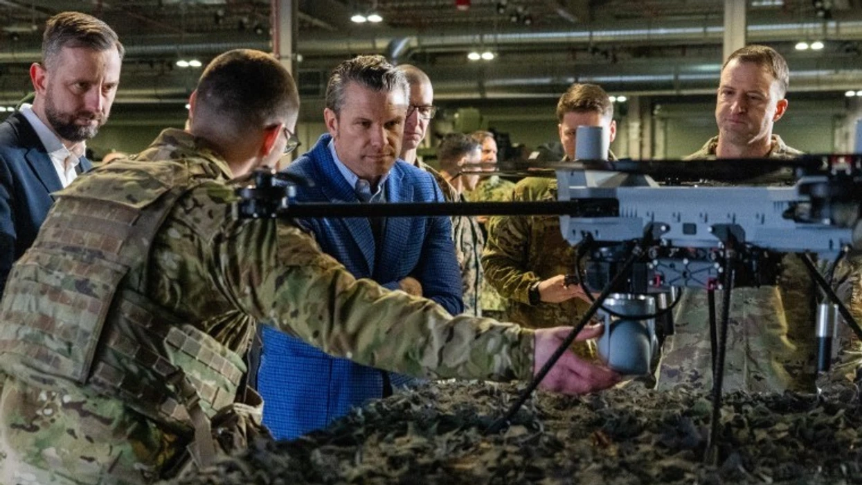 Hegseth ndryshon rregullin ushtarak të vendosur nga George H. W. Bush